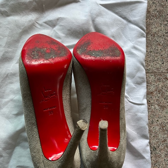 Christian Louboutin Grey suede pumps - Picture 5 of 7